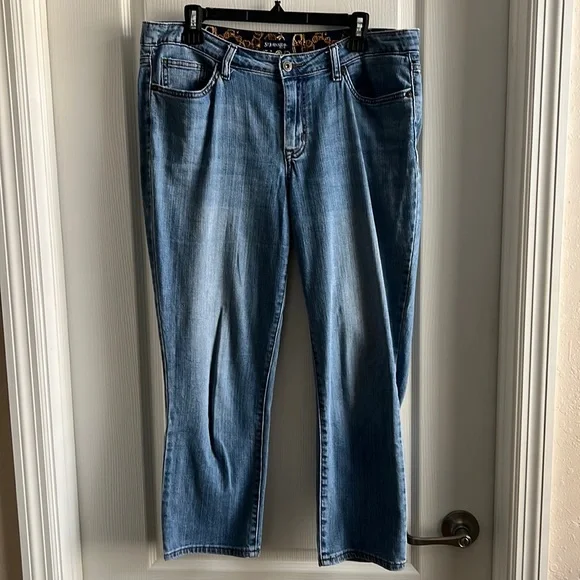 Lt Denim Crop Jeans-Size 12 - Picture 1 of 3
